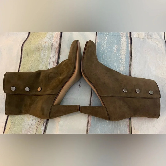 TAHARI Christy Studded Suede Bootie in Olive, 9.5, NWOT - Picture 12 of 16